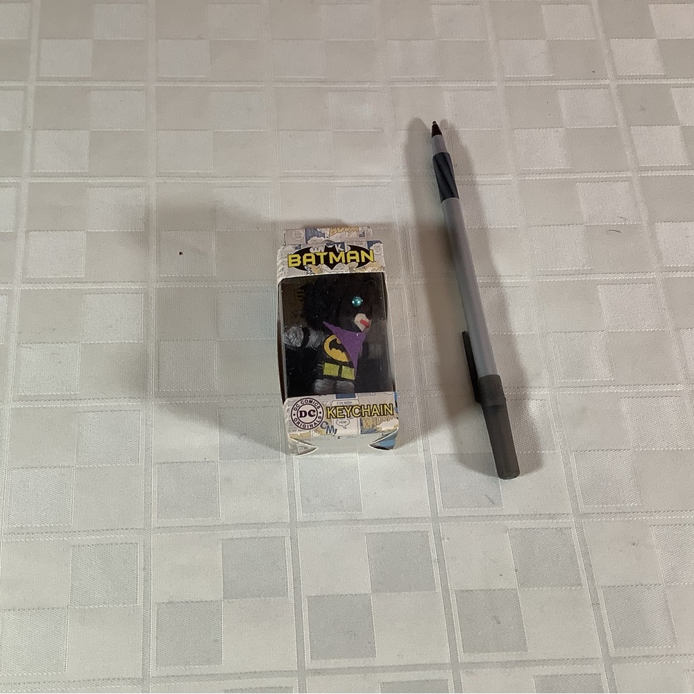 💜 New Batman DC Comics Keychain